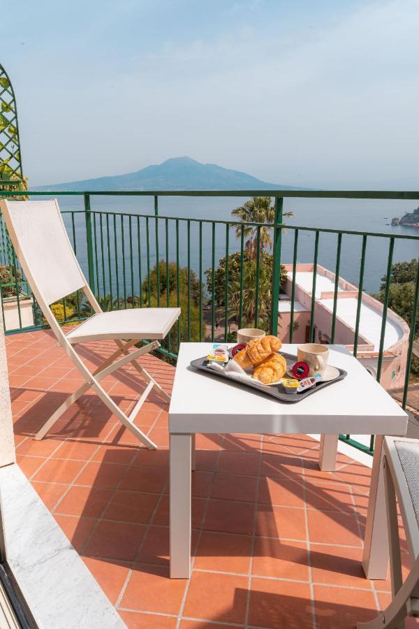 Amazing Sea&Vesuvio View Suite Vico Equense Exterior foto